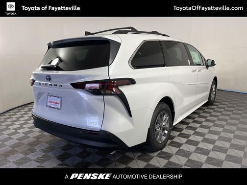 2025 Toyota Sienna XLE