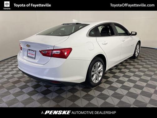 Summit White 2023 Chevrolet Malibu FWD 1LT