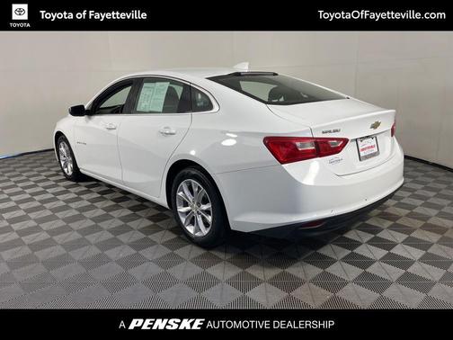 Summit White 2023 Chevrolet Malibu FWD 1LT