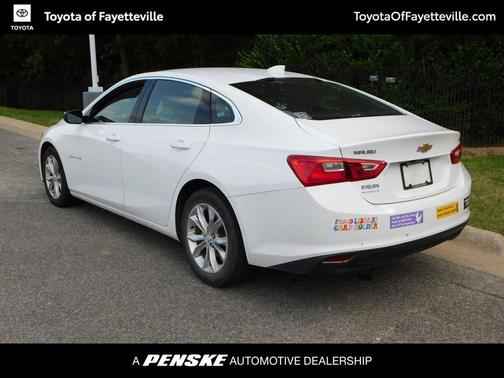Summit White 2023 Chevrolet Malibu FWD 1LT