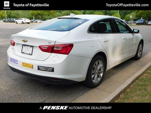 Summit White 2023 Chevrolet Malibu FWD 1LT