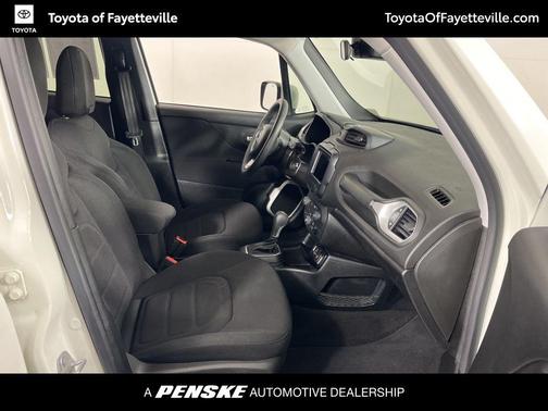 Alpine White 2018 Jeep Renegade Latitude