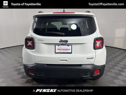 Alpine White 2018 Jeep Renegade Latitude