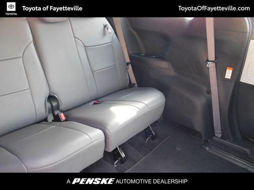 2025 Toyota Sienna LE