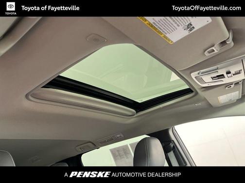 2025 Toyota Sienna LE