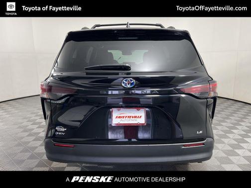 2025 Toyota Sienna LE