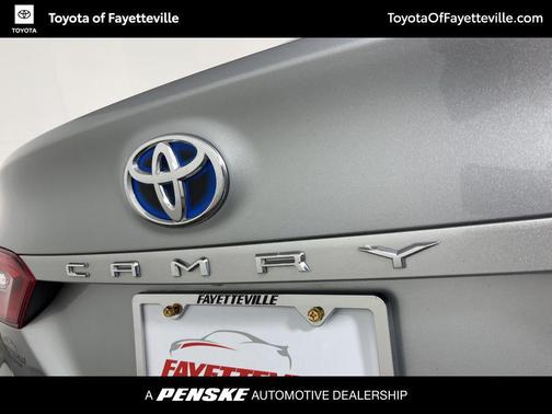 2020 Toyota Camry Hybrid XLE