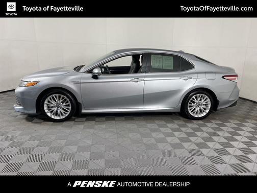 2020 Toyota Camry Hybrid XLE