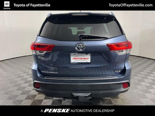 Shoreline Blue Pearl 2019 Toyota Highlander XLE
