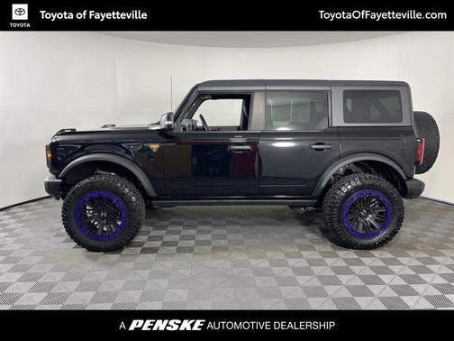 SHADOW BLACK 2023 Ford Bronco Badlands