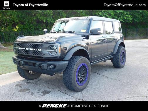 SHADOW BLACK 2023 Ford Bronco Badlands