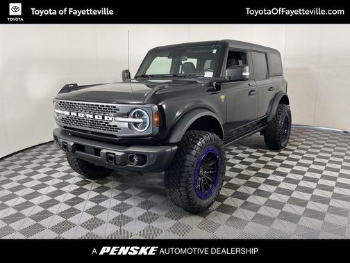 SHADOW BLACK 2023 Ford Bronco Badlands