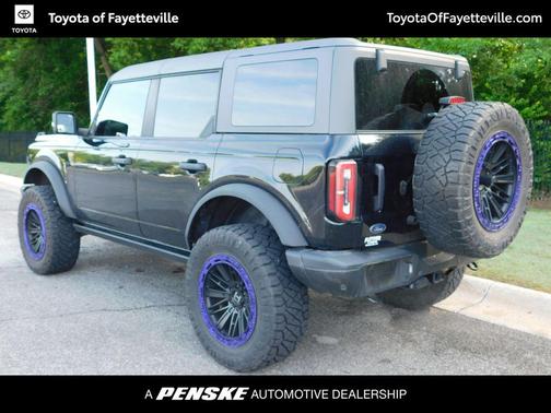 SHADOW BLACK 2023 Ford Bronco Badlands