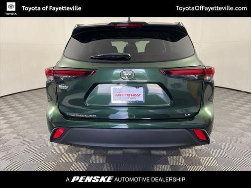 2024 Toyota Highlander LE