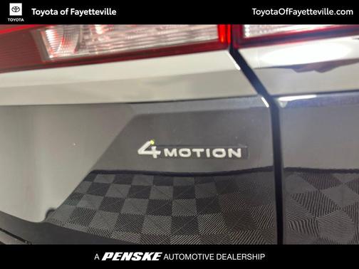 Deep Black Pearl 2024 Volkswagen Atlas 2.0T SE w/Technology 4MOTION