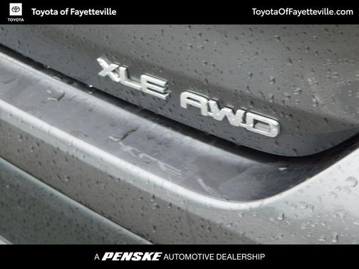 Magnetic Gray Metallic 2023 Toyota Highlander XLE