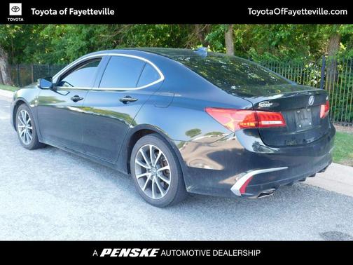 Crystal Black Pearl 2019 Acura TLX FWD
