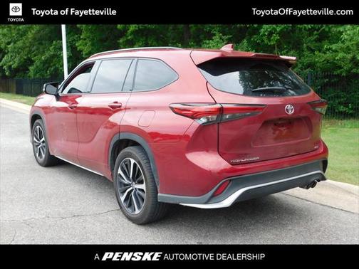 2022 Toyota Highlander XSE