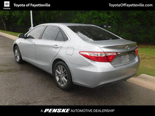 Celestial Silver Metallic 2017 Toyota Camry SE