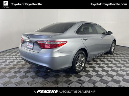 Celestial Silver Metallic 2017 Toyota Camry SE