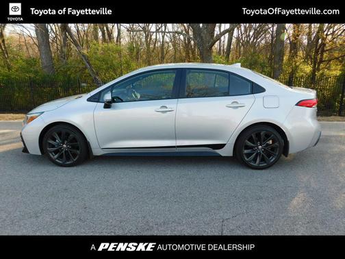 Classic Silver Metallic 2024 Toyota Corolla SE