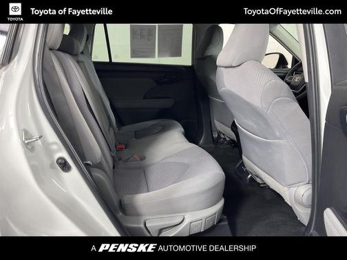 2022 Toyota Highlander L