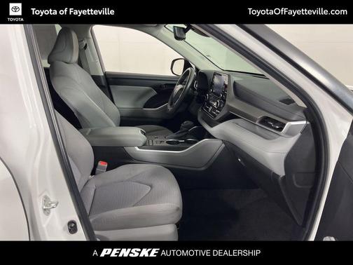 2022 Toyota Highlander L