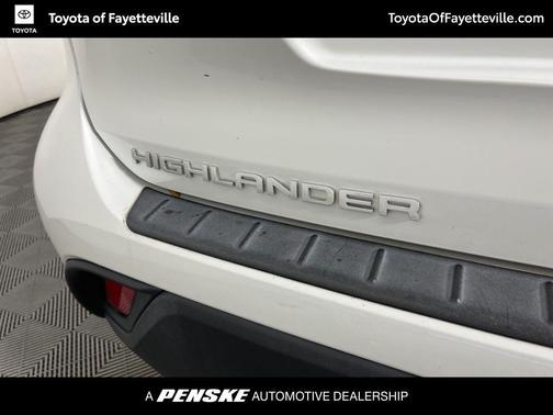 2022 Toyota Highlander L