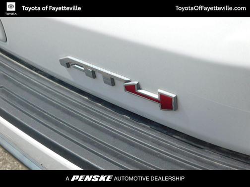 Summit White 2022 GMC Yukon 4WD AT4