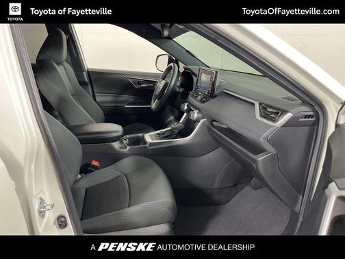 Blizzard Pearl 2022 Toyota RAV4 Hybrid SE