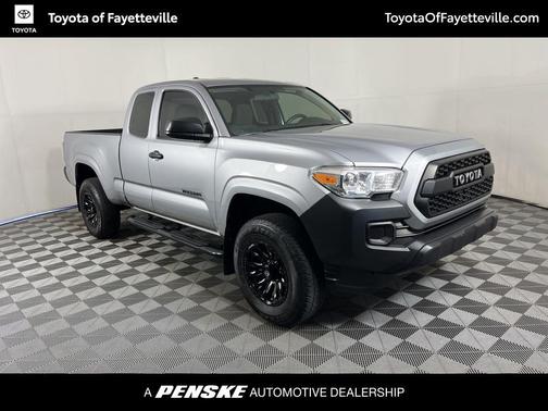 2017 Toyota Tacoma SR