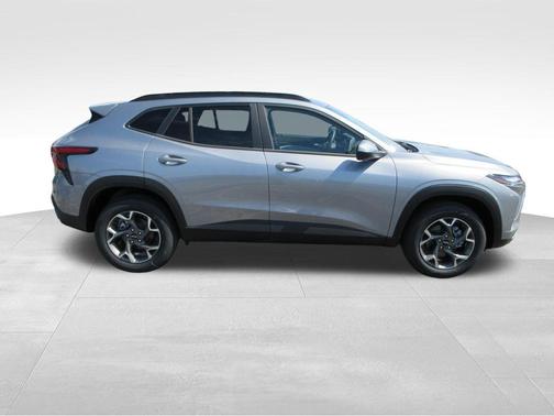 Sterling Gray Metallic 2026 Chevrolet Trax LT