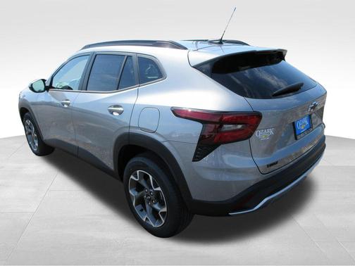 Sterling Gray Metallic 2026 Chevrolet Trax LT