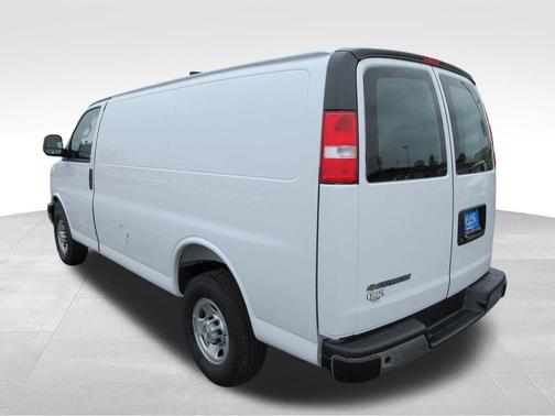 Summit White 2026 Chevrolet Express 2500 Work Van