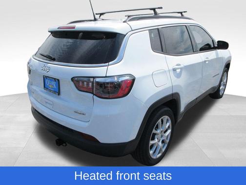 Bright White Clearcoat 2024 Jeep Compass Latitude Lux