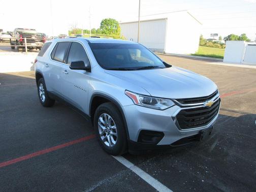 Silver Ice Metallic 2020 Chevrolet Traverse LS