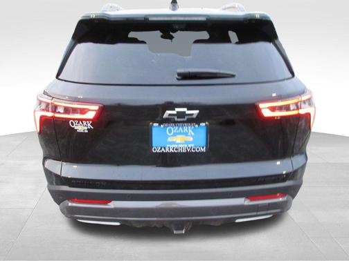 Mosaic Black Metallic 2026 Chevrolet Equinox ACTIV