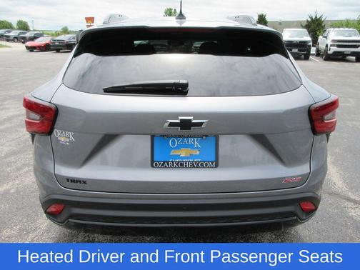 Sterling Gray Metallic 2025 Chevrolet Trax 2RS
