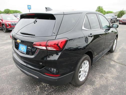 Mosaic Black Metallic 2024 Chevrolet Equinox LT