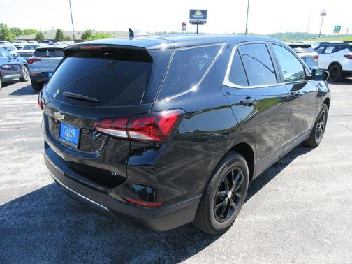 Mosaic Black Metallic 2024 Chevrolet Equinox LT
