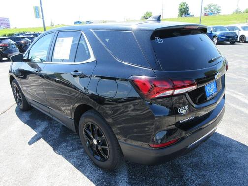 Mosaic Black Metallic 2024 Chevrolet Equinox LT
