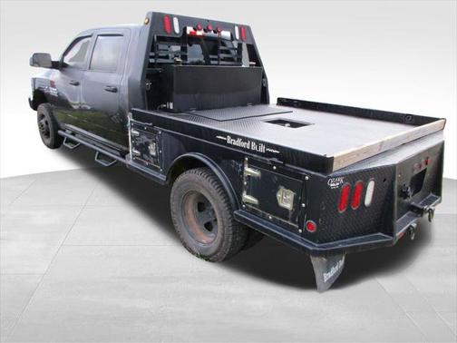 2018 RAM 3500 Tradesman Crew Cab 4x4 8' Box