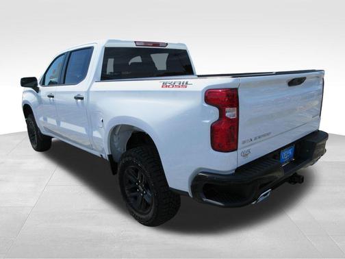 Summit White 2026 Chevrolet Silverado 1500 Custom Trail Boss