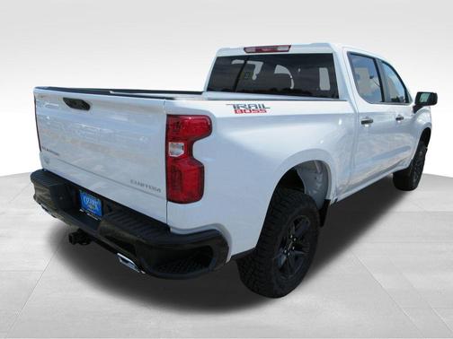 Summit White 2026 Chevrolet Silverado 1500 Custom Trail Boss