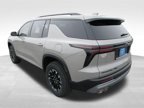 Sandstone Gray 2026 Chevrolet Traverse Z71