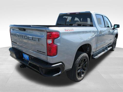 Sterling Gray Metallic 2024 Chevrolet Silverado 1500 Custom Trail Boss