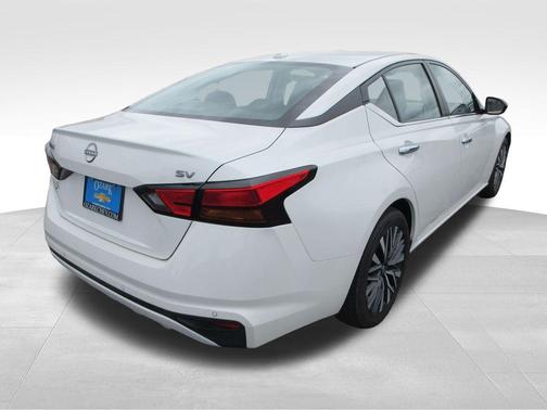 White 2024 Nissan Altima 2.5 SV