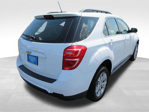 Summit White 2017 Chevrolet Equinox LS
