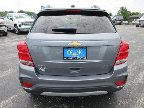 Satin Steel Metallic 2019 Chevrolet Trax LT
