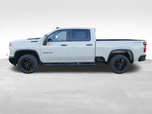 White Sand 2026 Chevrolet Silverado 2500 Custom